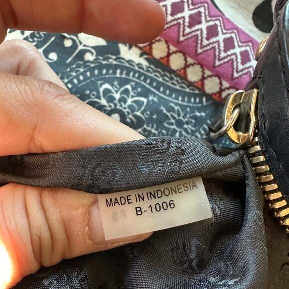 Michael Kors Studded Tumbled Black Leather Silver Twist Shoulder Bag, Dusty, EUC - Picture 13 of 15